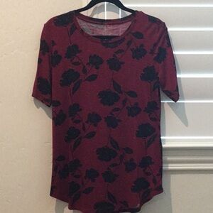 Maurices Red and Black floral Short Sleeve Tee